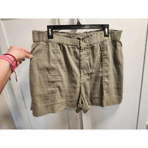 Lou & Grey Linen Blend 3" Shorts in Olive Green
